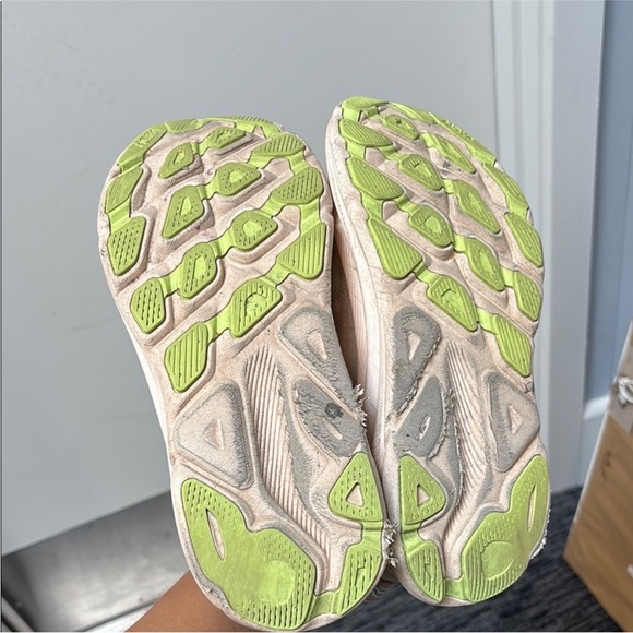 Hoka Clifton 9 size 6.5 - Picture 4 of 4